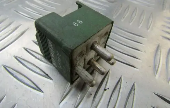 Mercedes-Benz E W210 Other relay 0015429619
