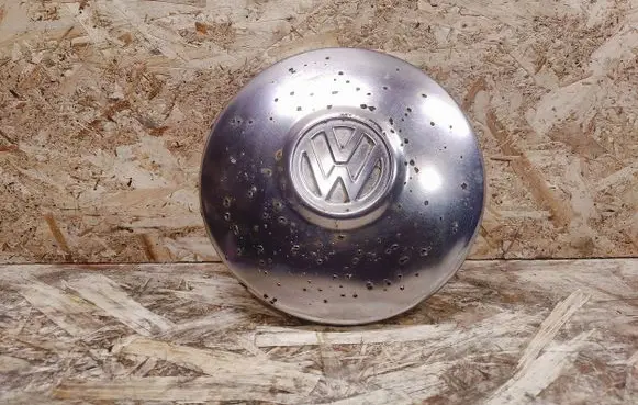 Volkswagen Karmann Ghia Original wheel cap