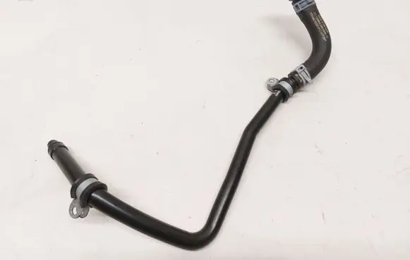 Mercedes-Benz CLA C117 X117 W117 Engine coolant pipe/hose A1332000053