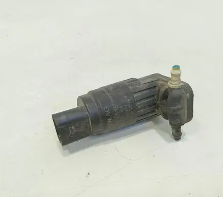 Volkswagen Golf VII Windscreen/windshield washer pump 1K6955651