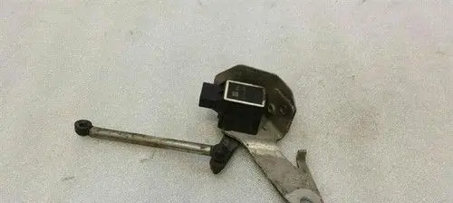 BMW 6 E63 E64 Rear air suspension level height sensor 6784694
