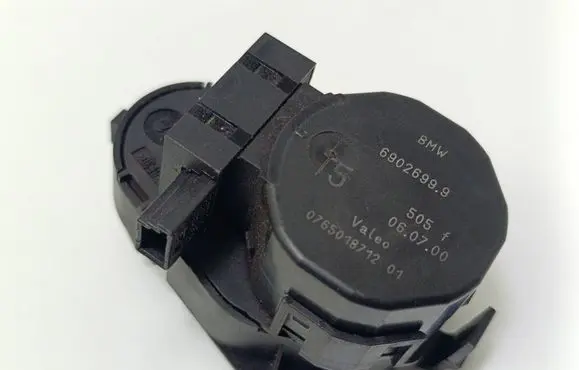 BMW 5 E39 Air flap motor/actuator 6902699