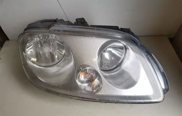 Volkswagen Touran I Headlight/headlamp 2K0941006B