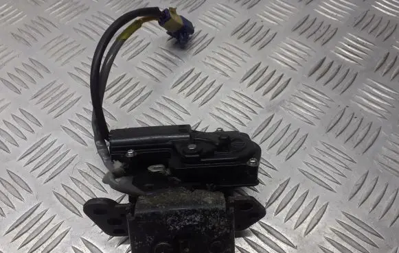 Toyota Avensis T250 Tailgate exterior lock 