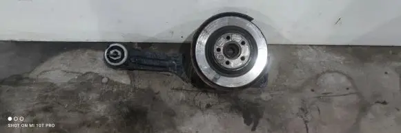 Rear wheel hub