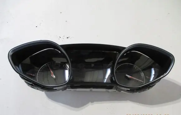 Peugeot 308 Speedometer (instrument cluster) 9825206280