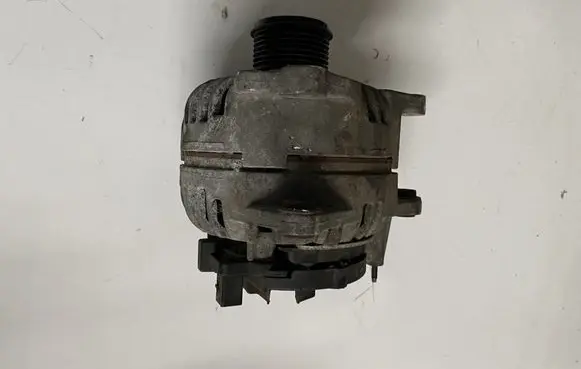 Volkswagen Touareg I Generator/alternator 021903026B