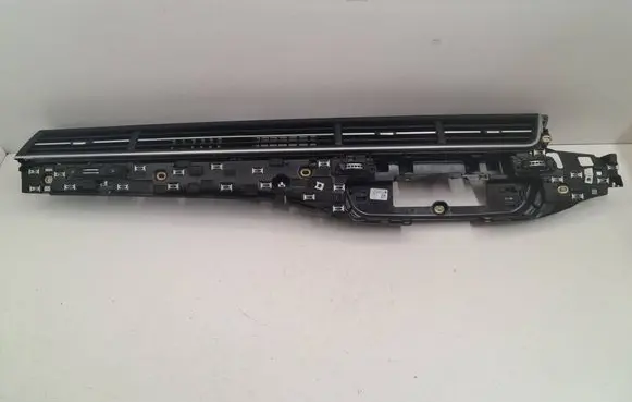 Audi Q7 4M Dash center air vent grill 4M2820901R