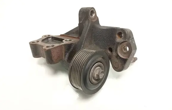 Toyota Avensis T270 Engine mounting bracket 123150R020