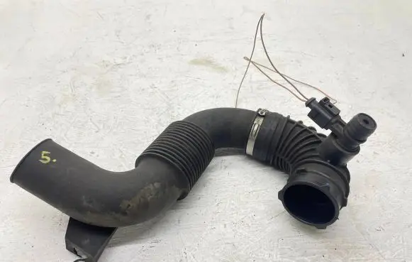 Audi A8 S8 D3 4E Air intake duct part 057129609E