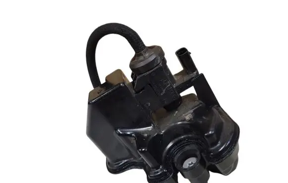 Vacuum air tank