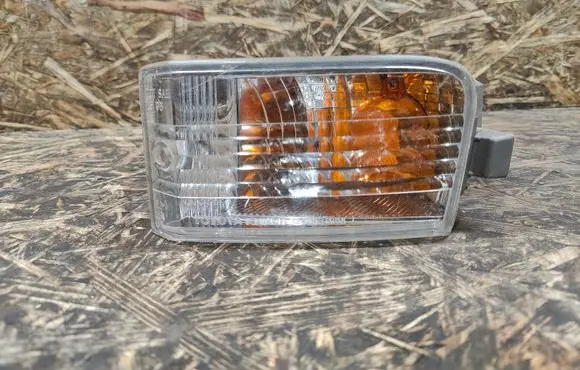 Toyota RAV 4 (XA20) Front indicator light