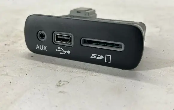 Maserati Ghibli USB socket connector 68332335AB