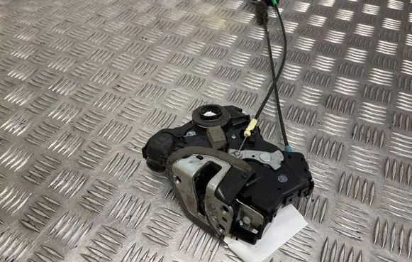Toyota Prius (XW20) Front door lock
