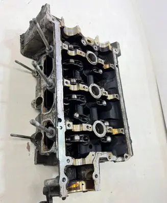 Volkswagen Touareg II Engine head 