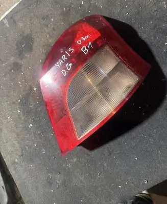 Toyota Yaris Rear/tail lights