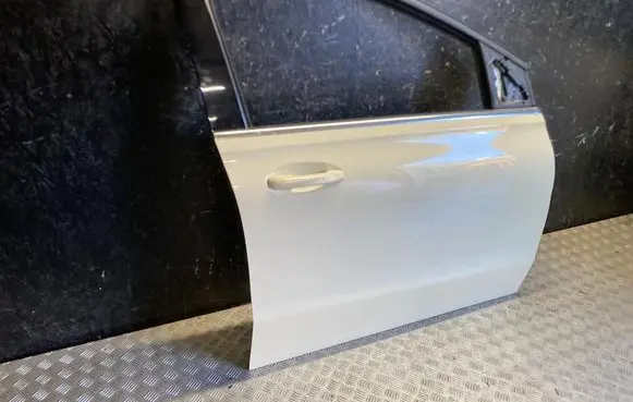 Mercedes-Benz B W247 Front door