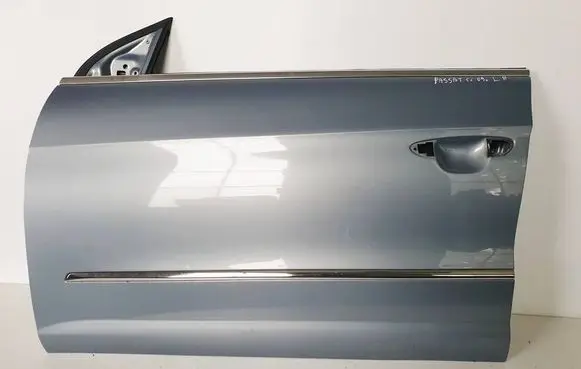 Volkswagen PASSAT CC Front door