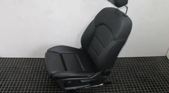 Mercedes-Benz B W246 W242 Front driver seat 