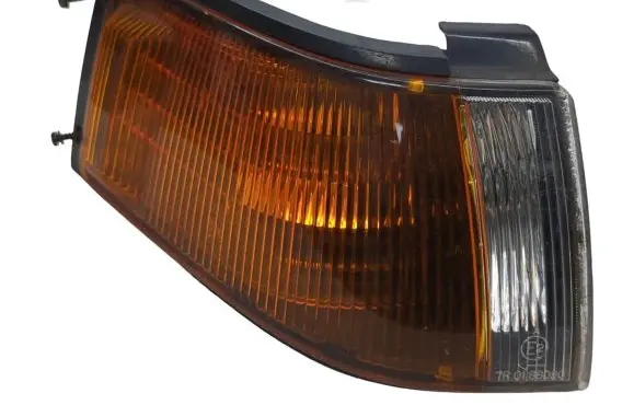 Mazda 323 Front indicator light 21061301