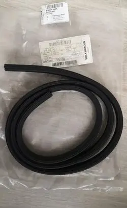 Roof trim bar molding cover