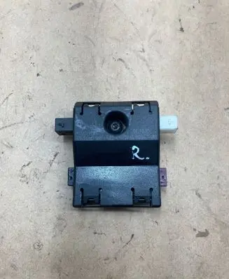 BMW 3 E90 E91 Antenna control unit 6934648 10819610