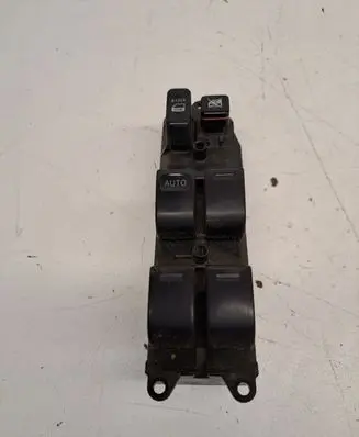 Toyota Prius (XW20) Electric window control switch 8482047050