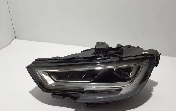 Audi A3 S3 8V Headlight/headlamp 8V0941035