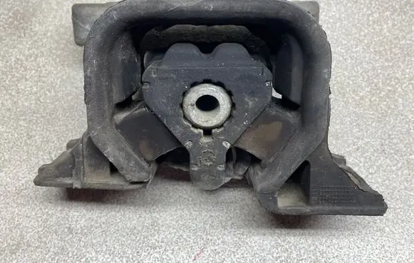 Opel Combo C Engine mount bracket 9227881 9227880
