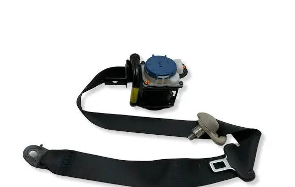 Mitsubishi L200 Rear seatbelt 305257810