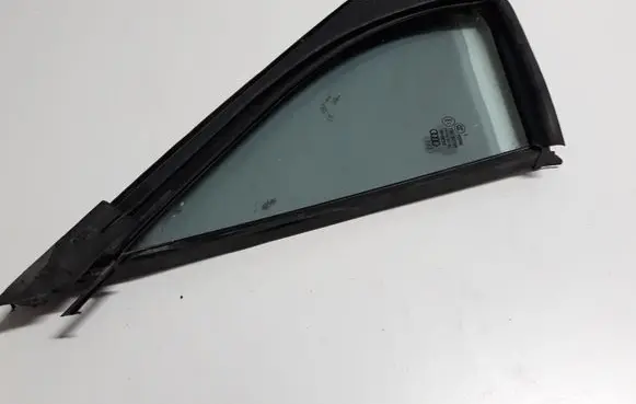Audi Q7 4M Front door vent window glass four-door 4M0845113