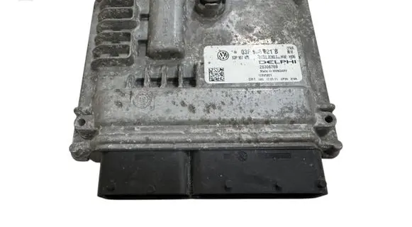 Volkswagen Polo V 6R Engine control unit/module 03P906021B 03P907425 28306769