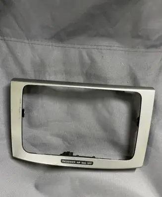 Volkswagen PASSAT B6 Radio/GPS head unit trim 3C0858069M