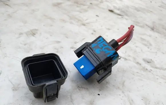 Renault Megane III Glow plug pre-heat relay 8200786806