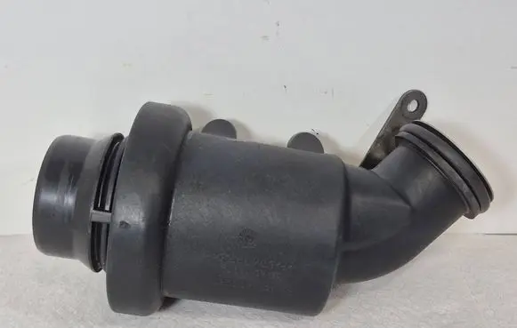 Mercedes-Benz E W212 Intake resonator A6511400087 4011195A