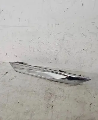 BMW 6 F12 F13 Fender trim (molding) 7370398 370396