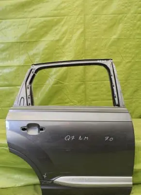 Audi Q7 4M Front door 000259