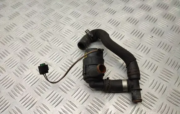 Audi A6 S6 C6 4F Webasto circulation pump for autonomous heater 9005470D