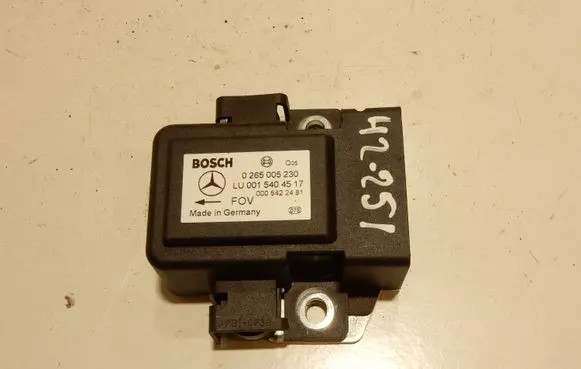 Mercedes-Benz S W220 ESP acceleration yaw rate sensor 0265005230 MERCEDESBENZ 42251