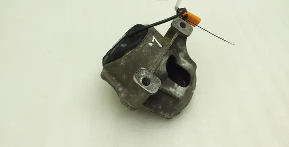 Audi Q7 4L Engine mount bracket 8R0199381