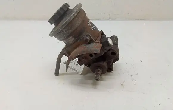 Toyota Avensis Verso Power steering pump 4431042070