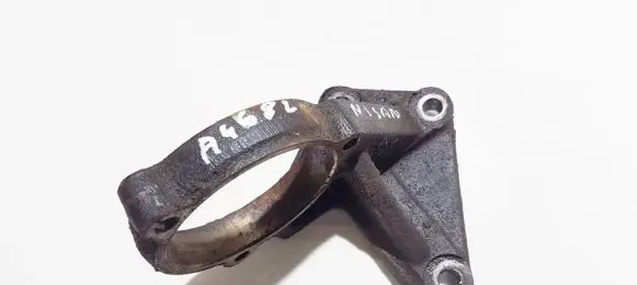 Nissan Almera N16 Engine mounting bracket