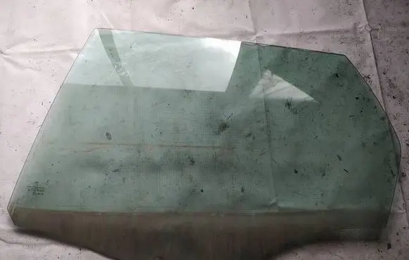 Peugeot 407 Rear door window glass AS2