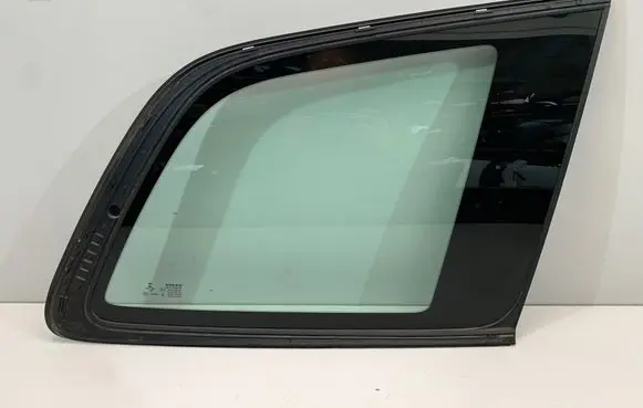 Volvo XC90 Rear side window 32219279