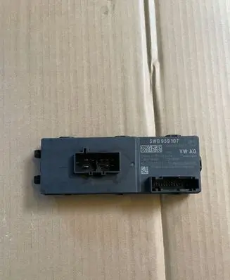 Skoda Octavia Mk4 Tailgate/trunk control unit/module 5WB959107