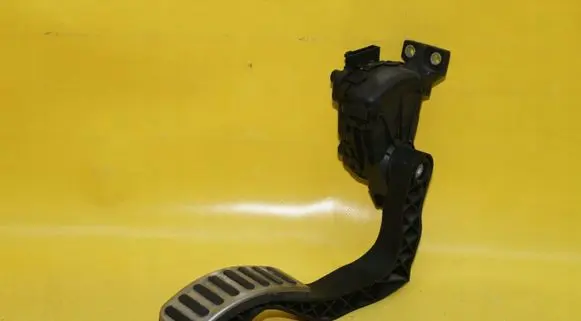 Volkswagen Phaeton Accelerator throttle pedal 3D1721503H