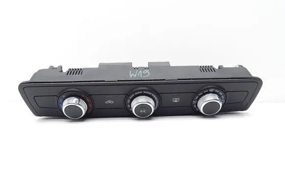 Audi A3 S3 8V Climate control unit 8V0820047F