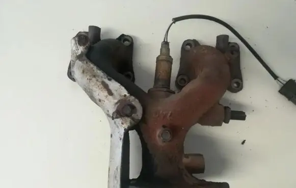 Nissan Almera Exhaust manifold