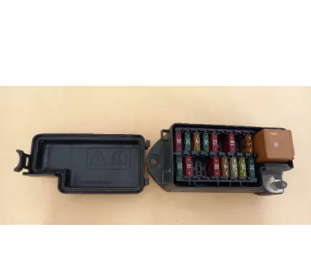 Jaguar XK8 - XKR Fuse module LJC2800CA 185540091298 518225008