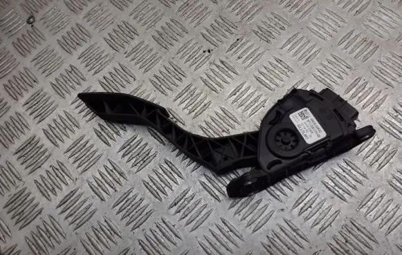 Suzuki Alto Accelerator throttle pedal 49400-68K40